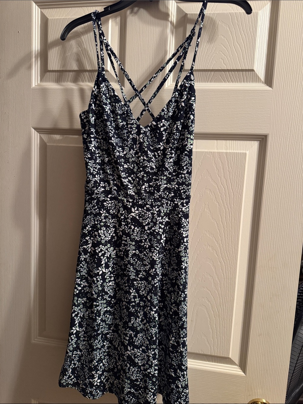 nine britton Black and White Floral Crisscross Mini Dress